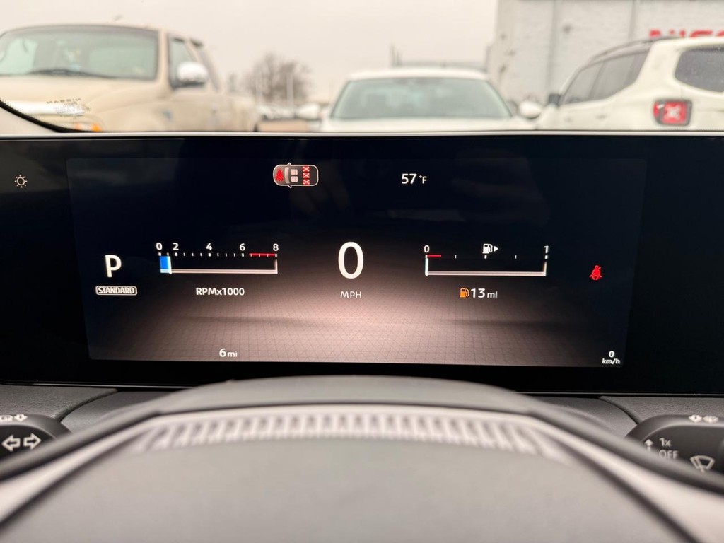 Nissan Sentra Vehicle Full-screen Gallery Image 03