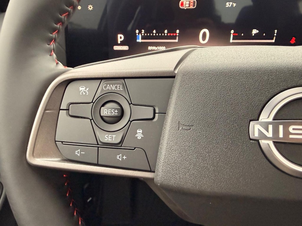 Nissan Sentra Vehicle Full-screen Gallery Image 10