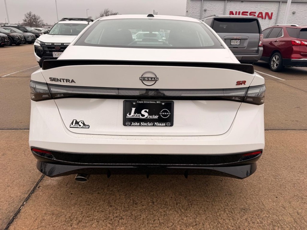 Nissan Sentra Vehicle Full-screen Gallery Image 20