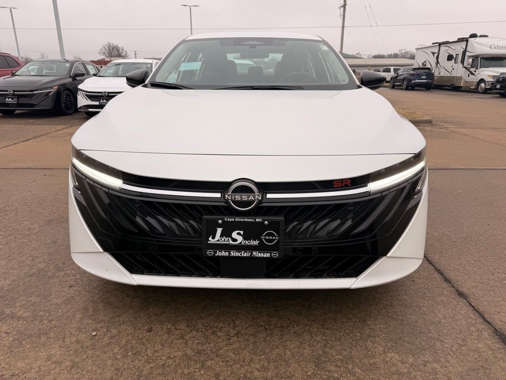 Nissan Sentra Vehicle Full-screen Gallery Image 23