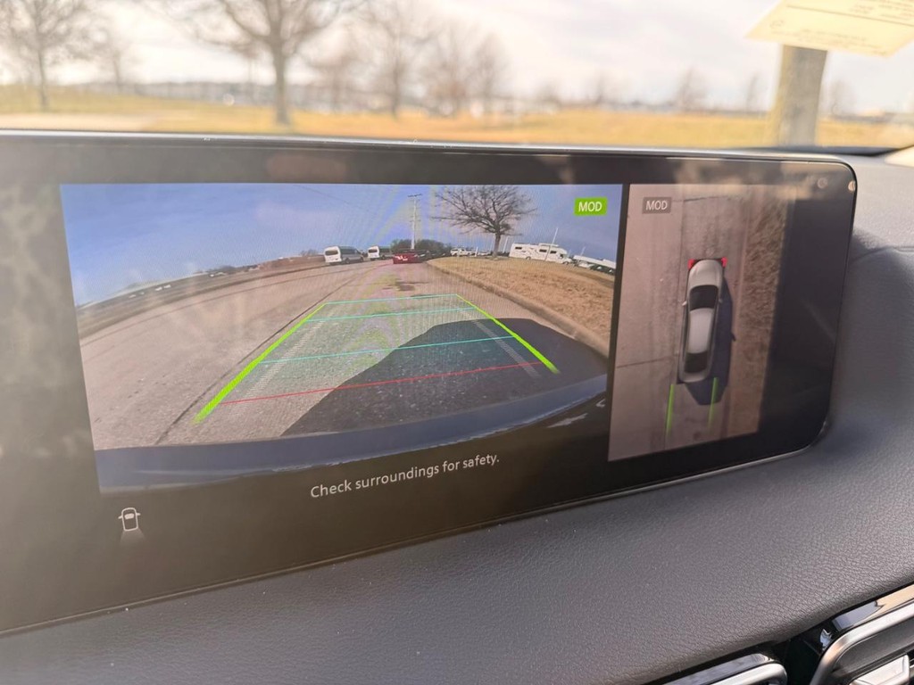 Nissan Sentra Vehicle Full-screen Gallery Image 02