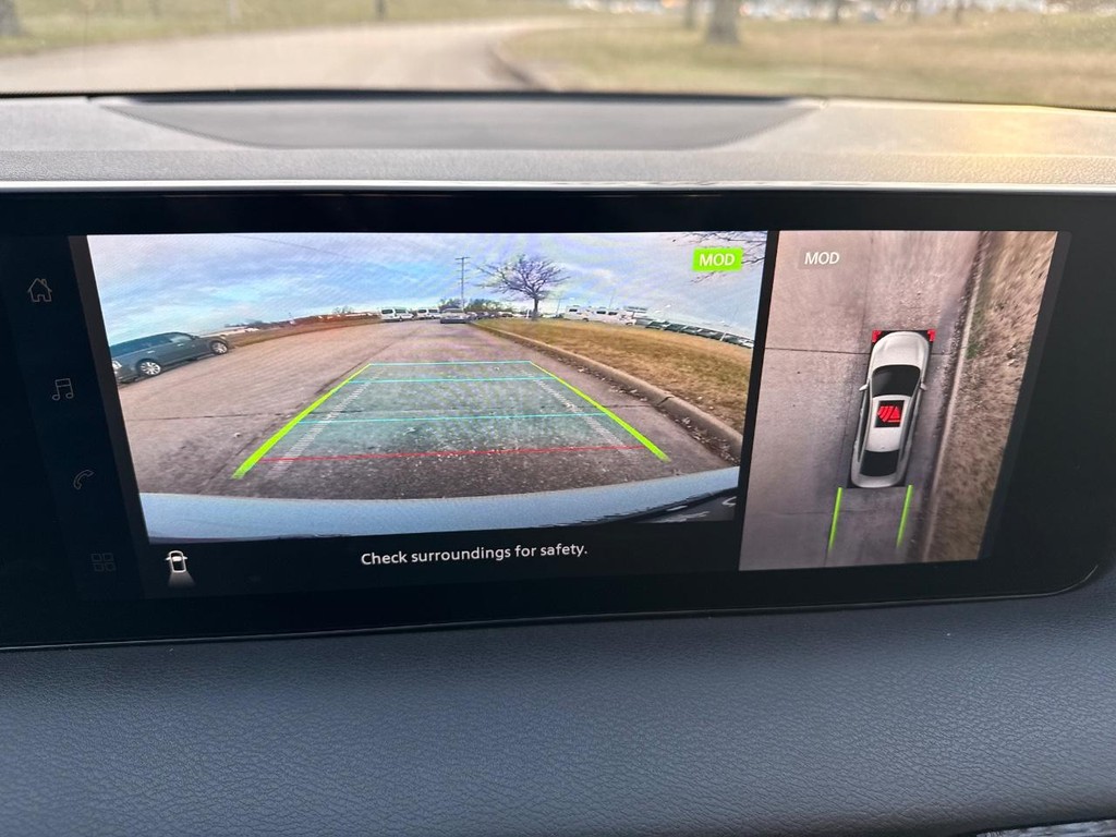 Nissan Sentra Vehicle Full-screen Gallery Image 05