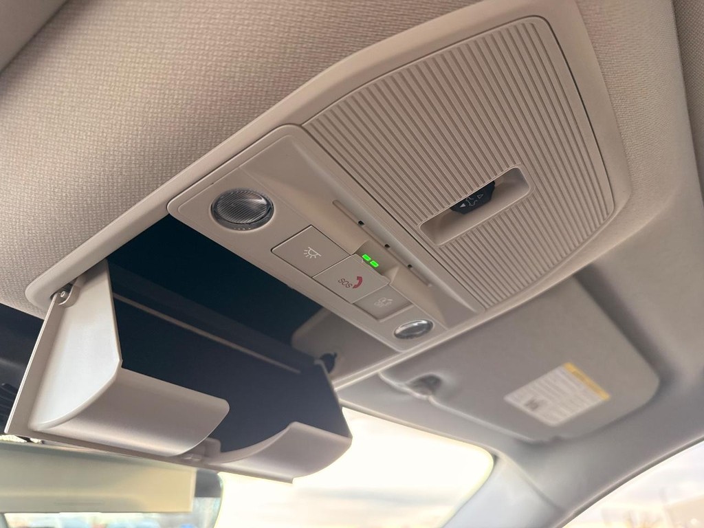 Nissan Sentra Vehicle Full-screen Gallery Image 11