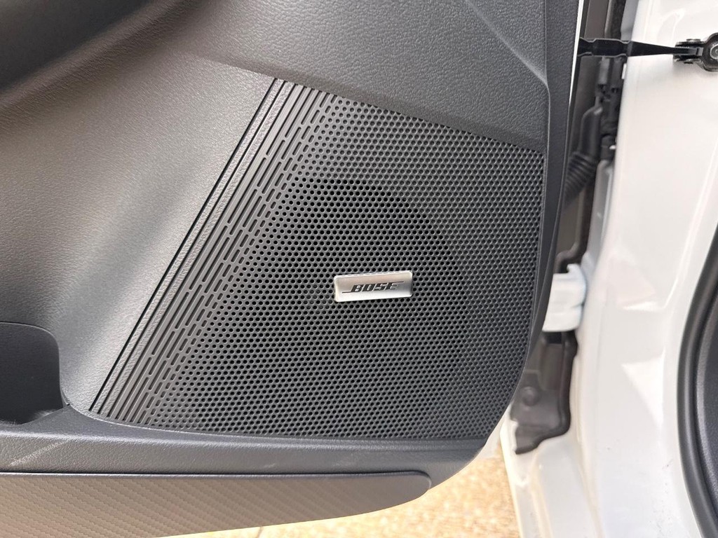 Nissan Sentra Vehicle Full-screen Gallery Image 14