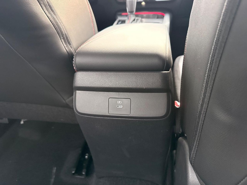 Nissan Sentra Vehicle Full-screen Gallery Image 25