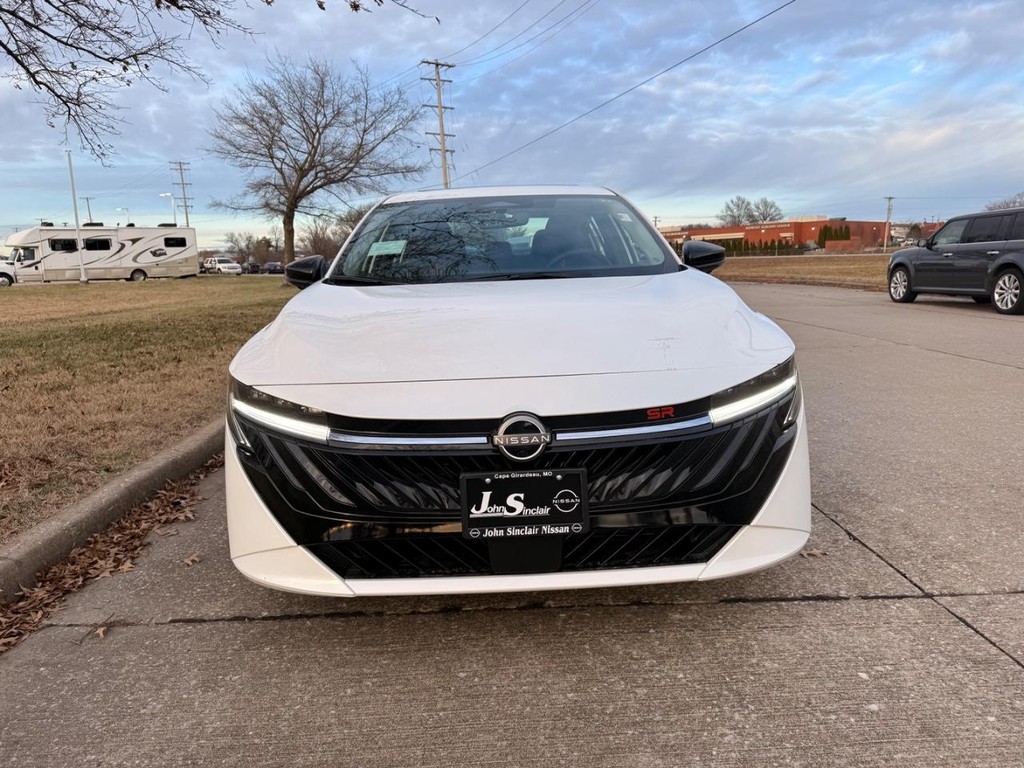 Nissan Sentra Vehicle Full-screen Gallery Image 30