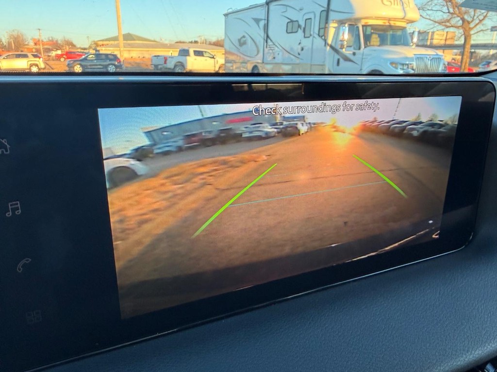 Nissan Sentra Vehicle Full-screen Gallery Image 02