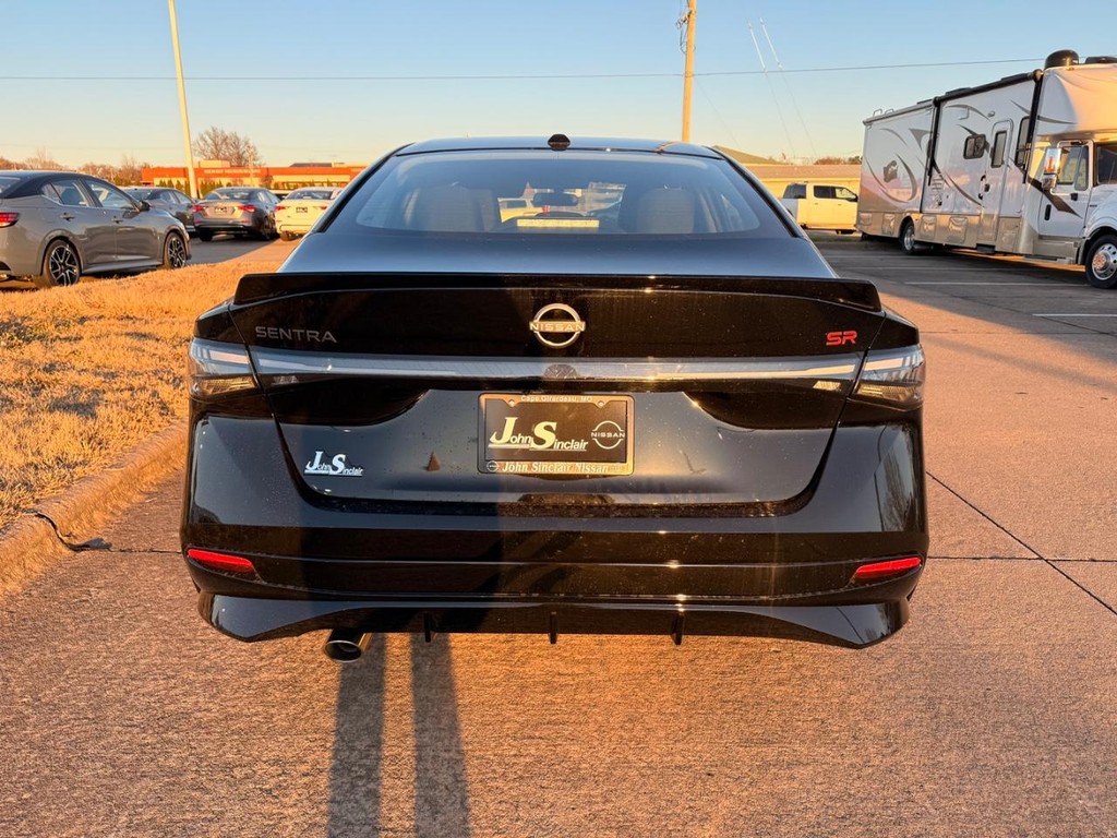 Nissan Sentra Vehicle Full-screen Gallery Image 20