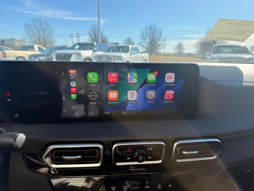 Nissan Sentra Vehicle Full-screen Gallery Image 13