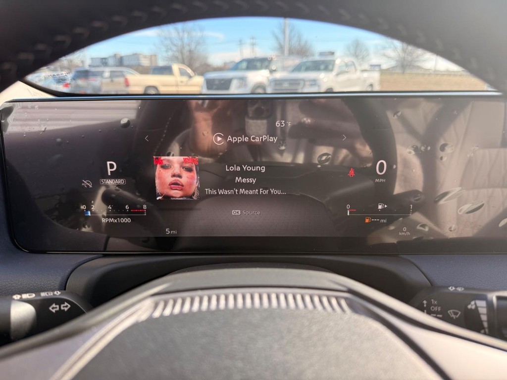 Nissan Sentra Vehicle Full-screen Gallery Image 15