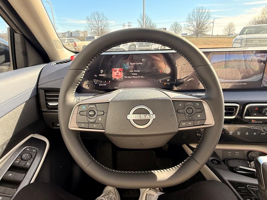 Nissan Sentra Vehicle Full-screen Gallery Image 24