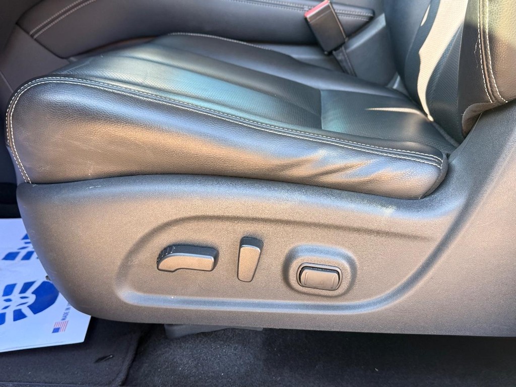 Nissan Murano Vehicle Full-screen Gallery Image 07