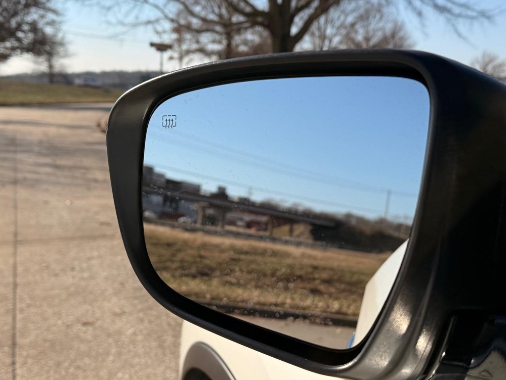 Nissan Murano Vehicle Full-screen Gallery Image 08