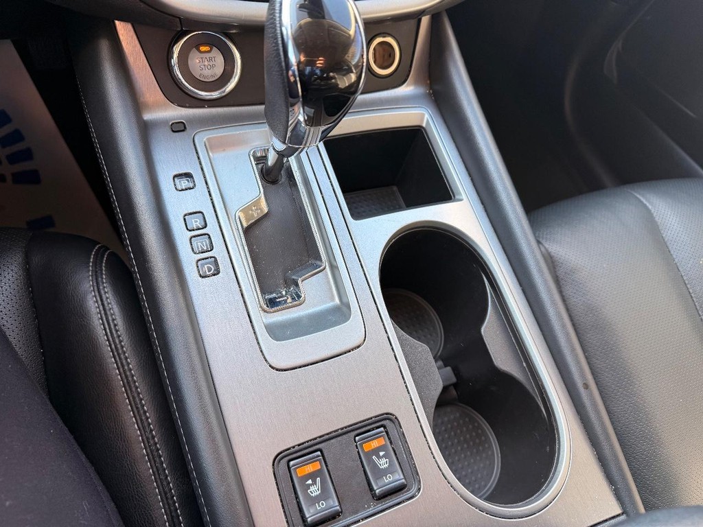 Nissan Murano Vehicle Full-screen Gallery Image 18