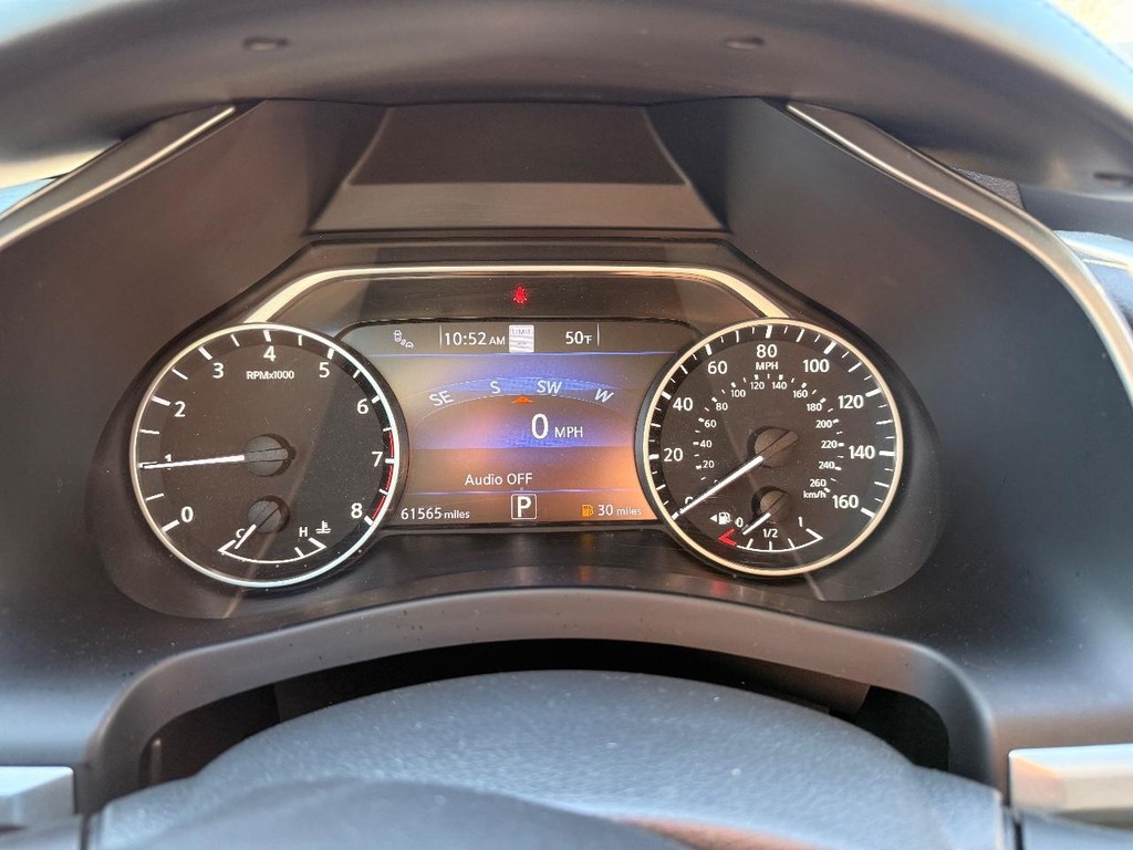 Nissan Murano Vehicle Full-screen Gallery Image 21