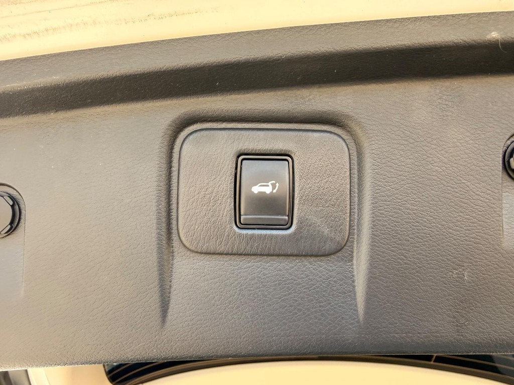 Nissan Murano Vehicle Full-screen Gallery Image 27