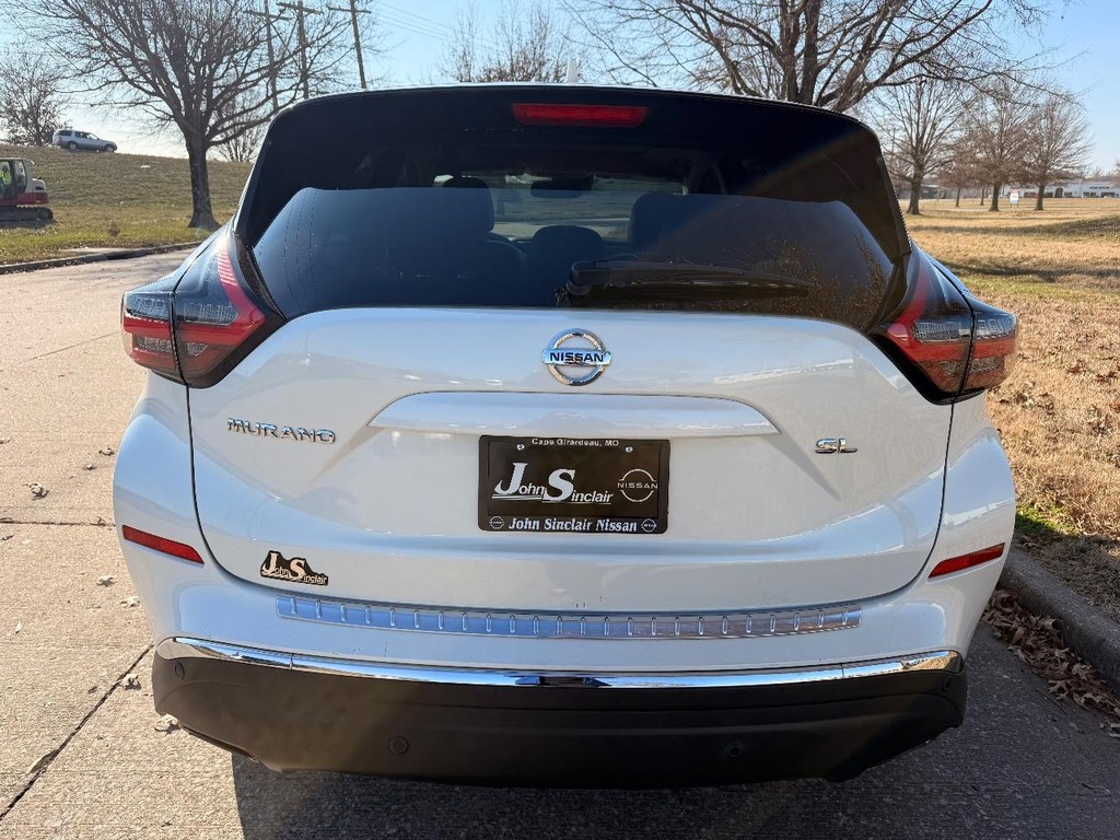 Nissan Murano Vehicle Full-screen Gallery Image 29