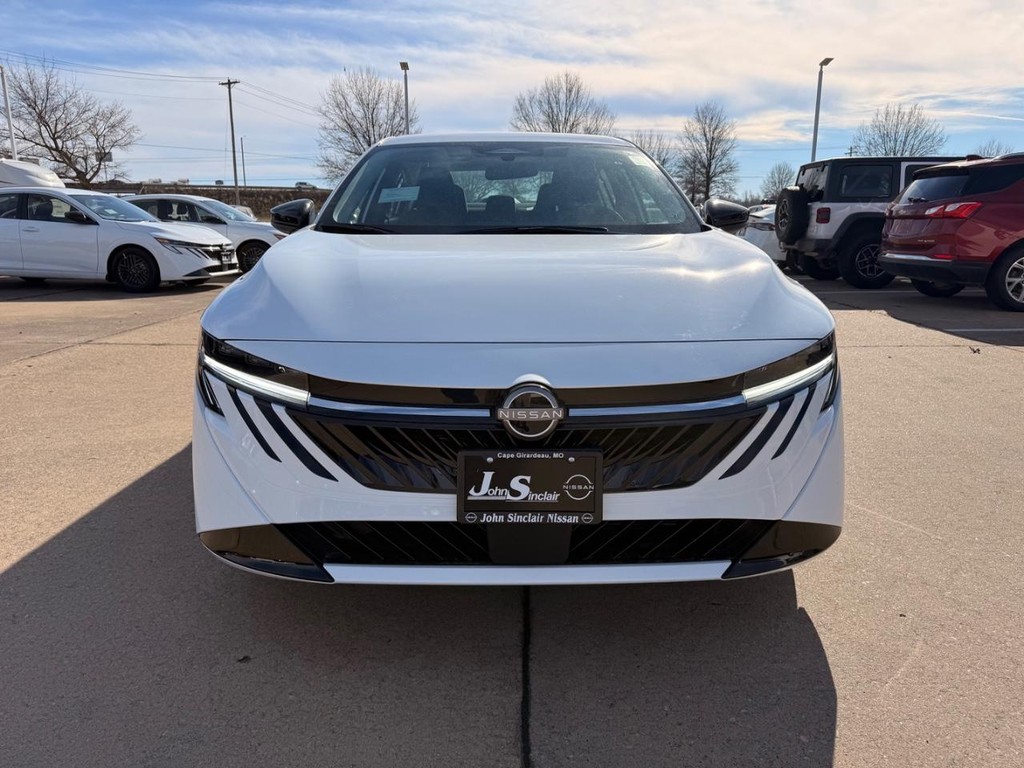 Nissan Sentra Vehicle Full-screen Gallery Image 23