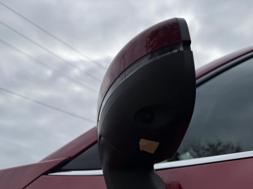 Nissan Pathfinder Vehicle Full-screen Gallery Image 08