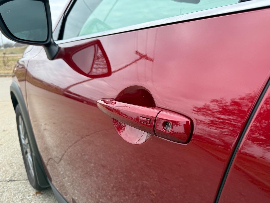 Nissan Pathfinder Vehicle Full-screen Gallery Image 12