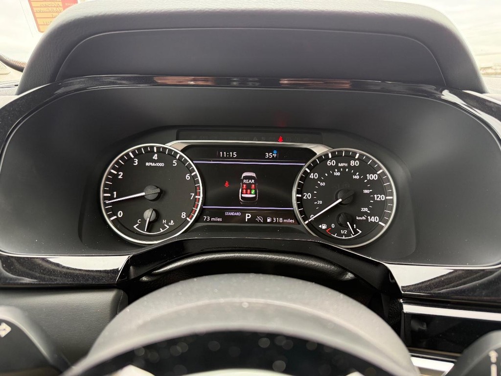 Nissan Pathfinder Vehicle Full-screen Gallery Image 27