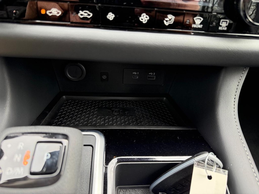 Nissan Pathfinder Vehicle Full-screen Gallery Image 29