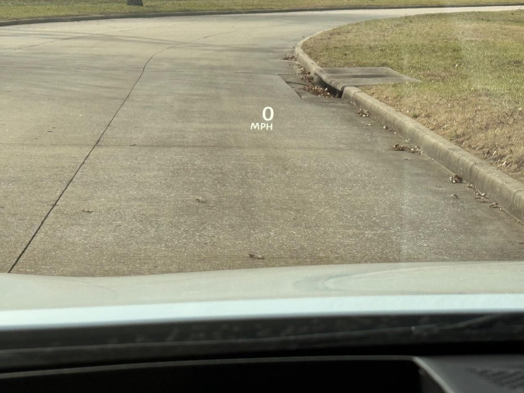 Nissan Rogue Vehicle Full-screen Gallery Image 03