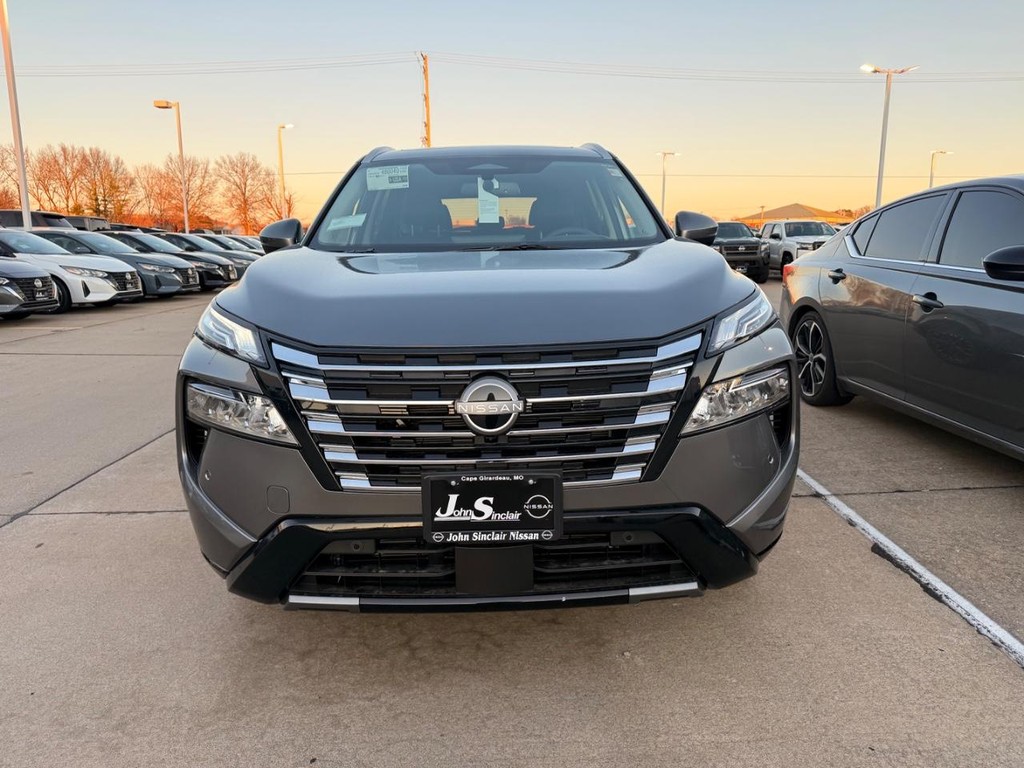 Nissan Rogue Vehicle Full-screen Gallery Image 28