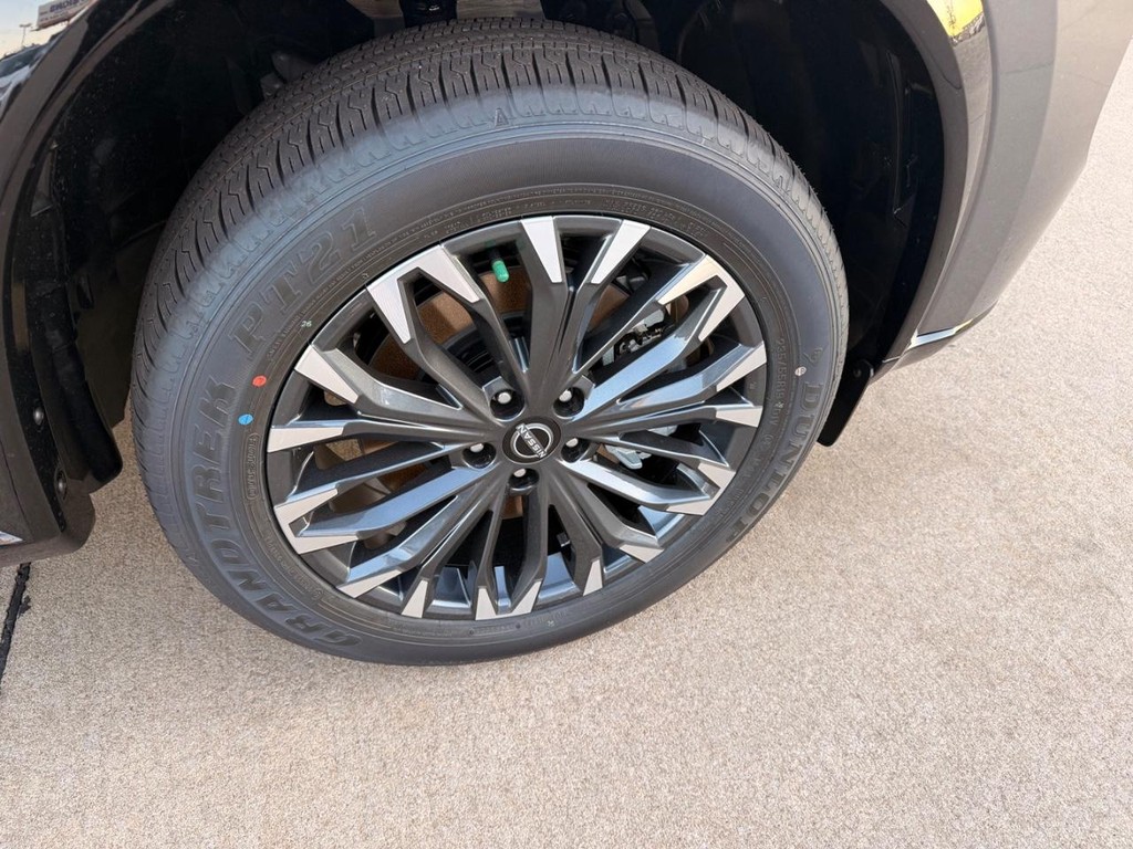 Nissan Rogue Vehicle Full-screen Gallery Image 29