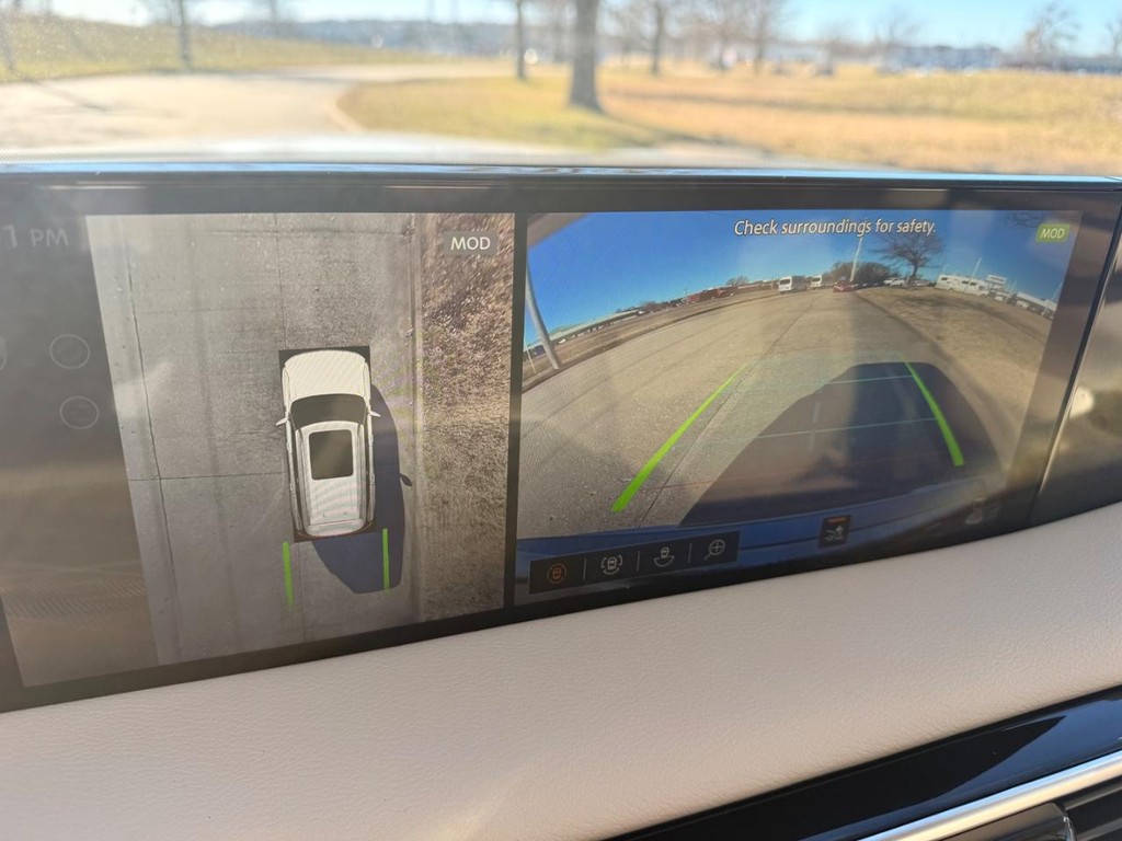 Nissan Armada Vehicle Full-screen Gallery Image 04