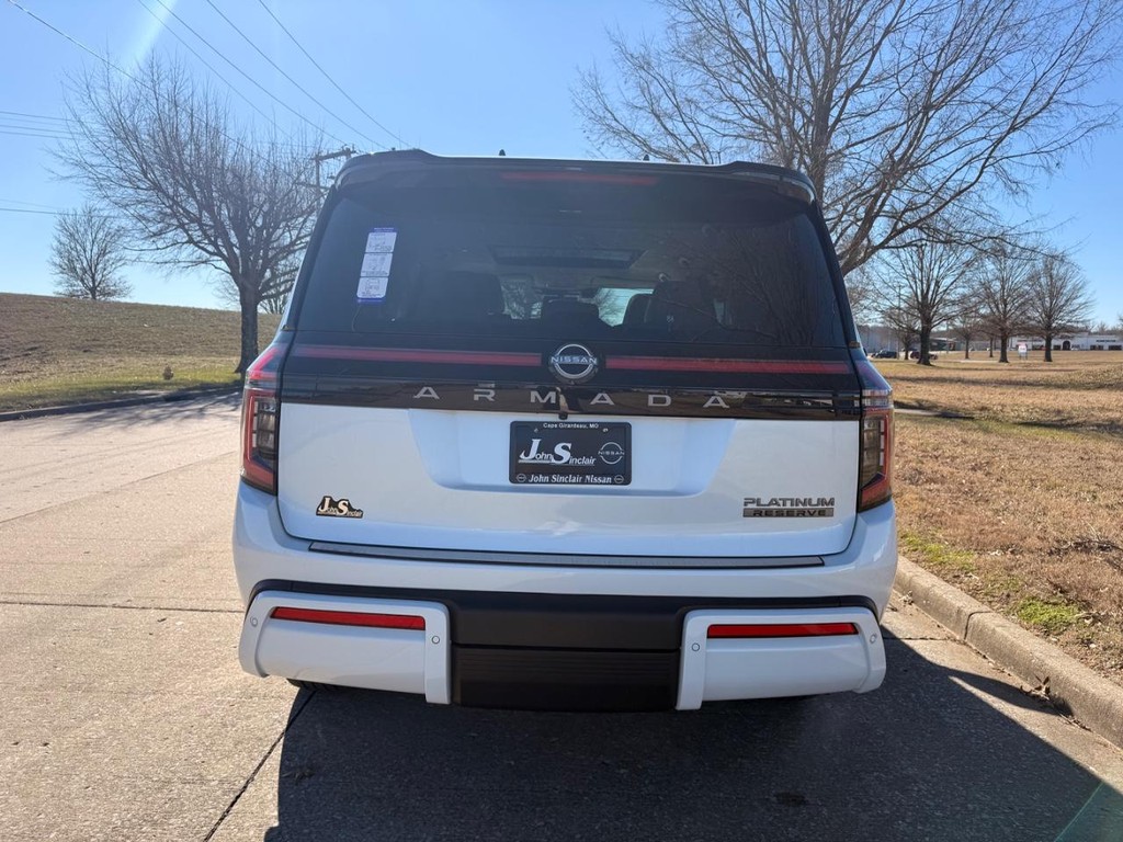 Nissan Armada Vehicle Full-screen Gallery Image 33