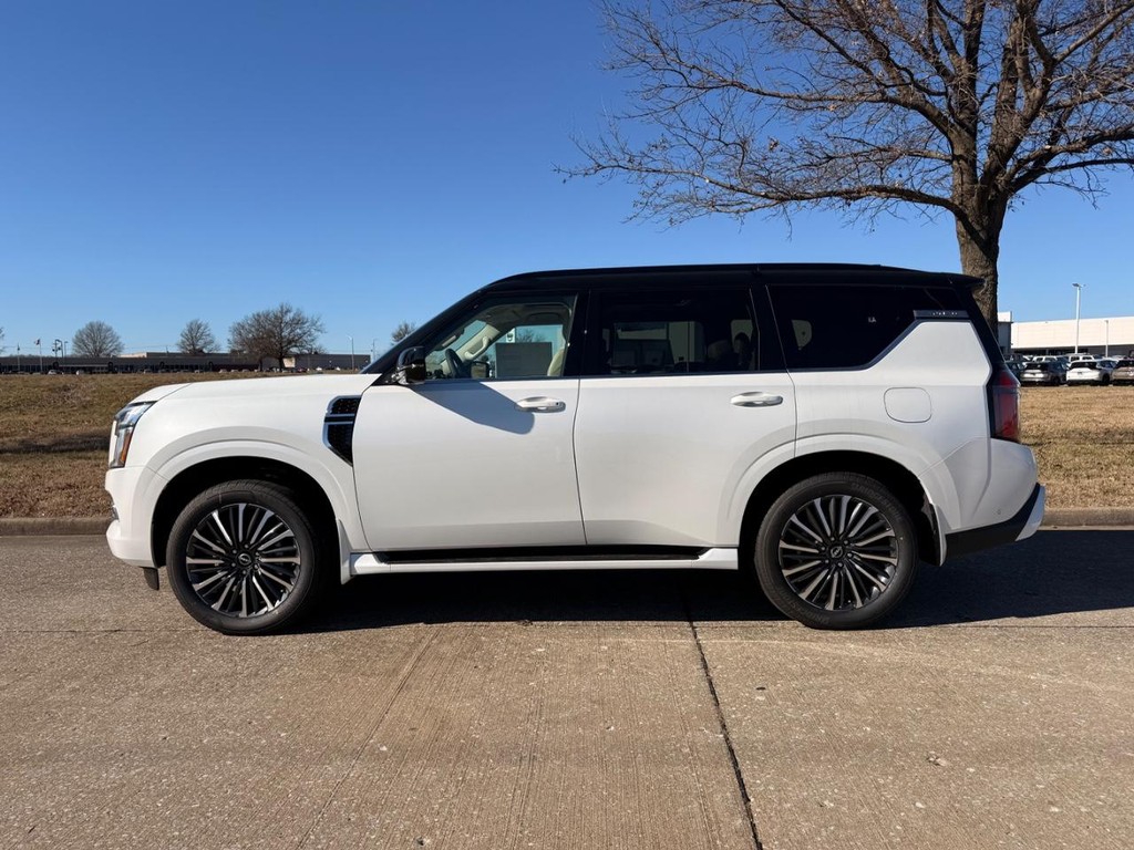 Nissan Armada Vehicle Full-screen Gallery Image 35