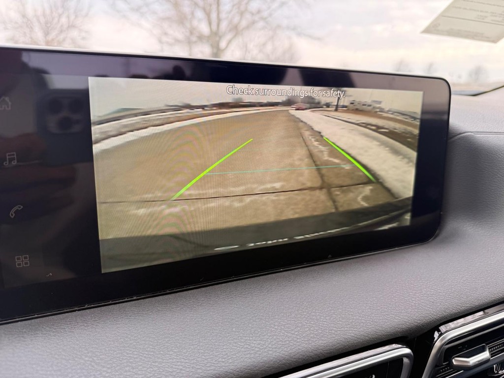 Nissan Sentra Vehicle Full-screen Gallery Image 03