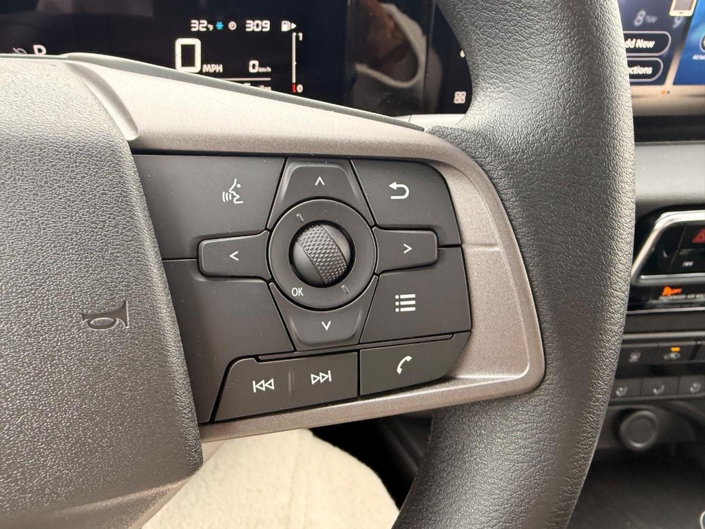 Nissan Sentra Vehicle Full-screen Gallery Image 13