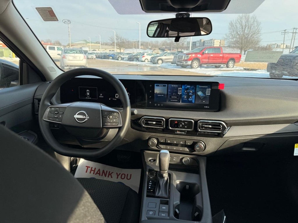 Nissan Sentra Vehicle Full-screen Gallery Image 17