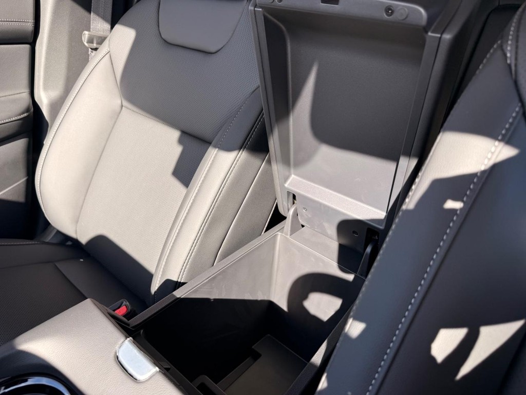 Nissan Murano Vehicle Full-screen Gallery Image 13