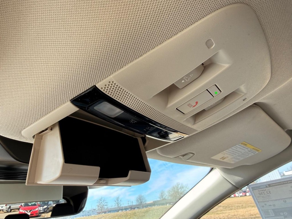 Nissan Murano Vehicle Full-screen Gallery Image 14