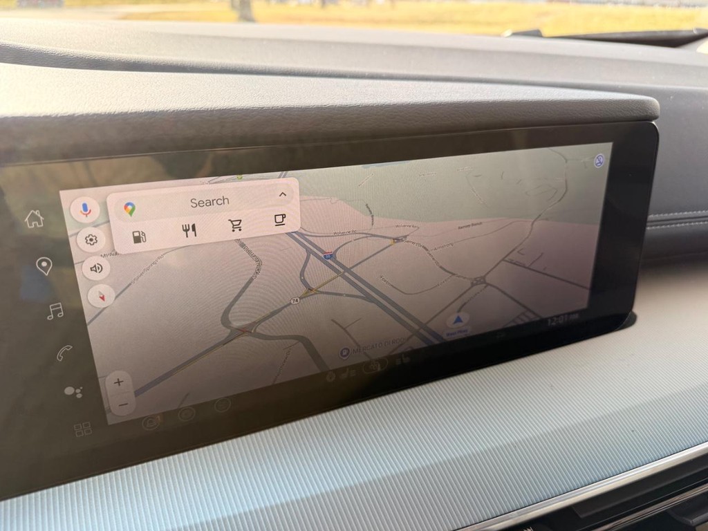 Nissan Murano Vehicle Full-screen Gallery Image 17