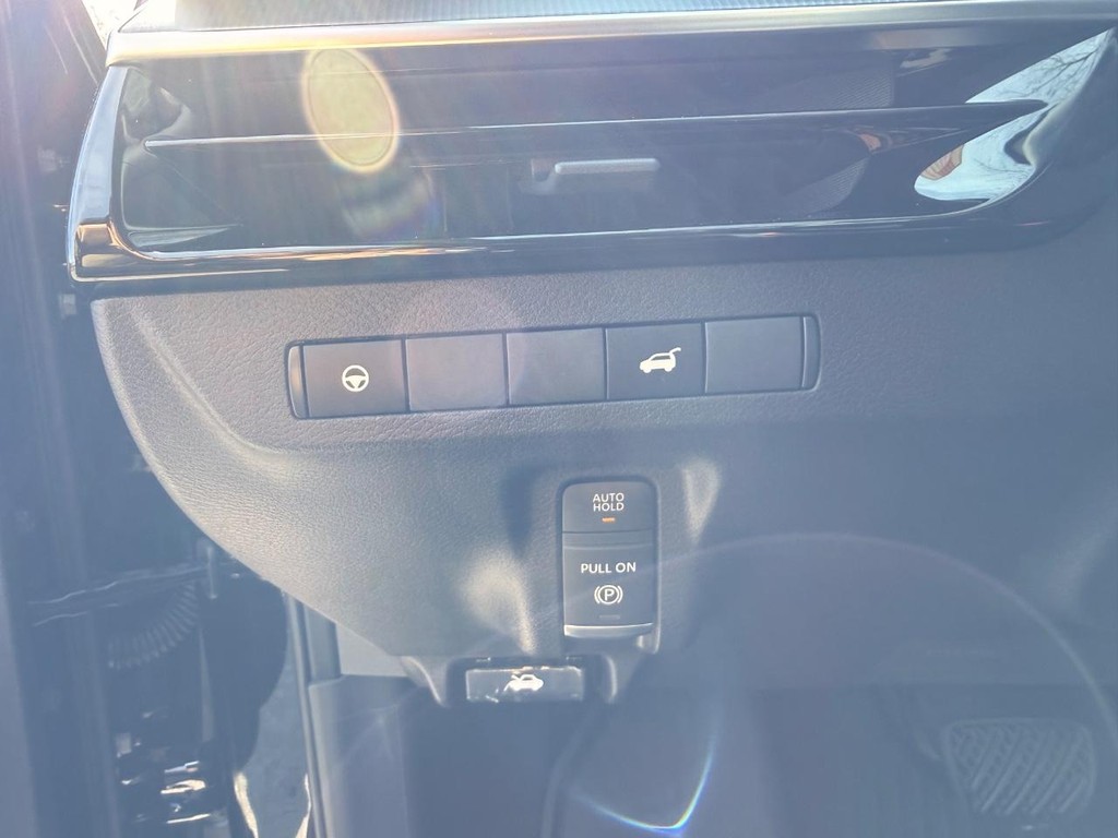 Nissan Murano Vehicle Full-screen Gallery Image 19