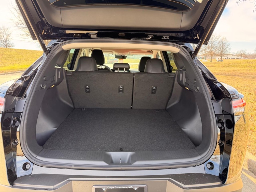 Nissan Murano Vehicle Full-screen Gallery Image 27