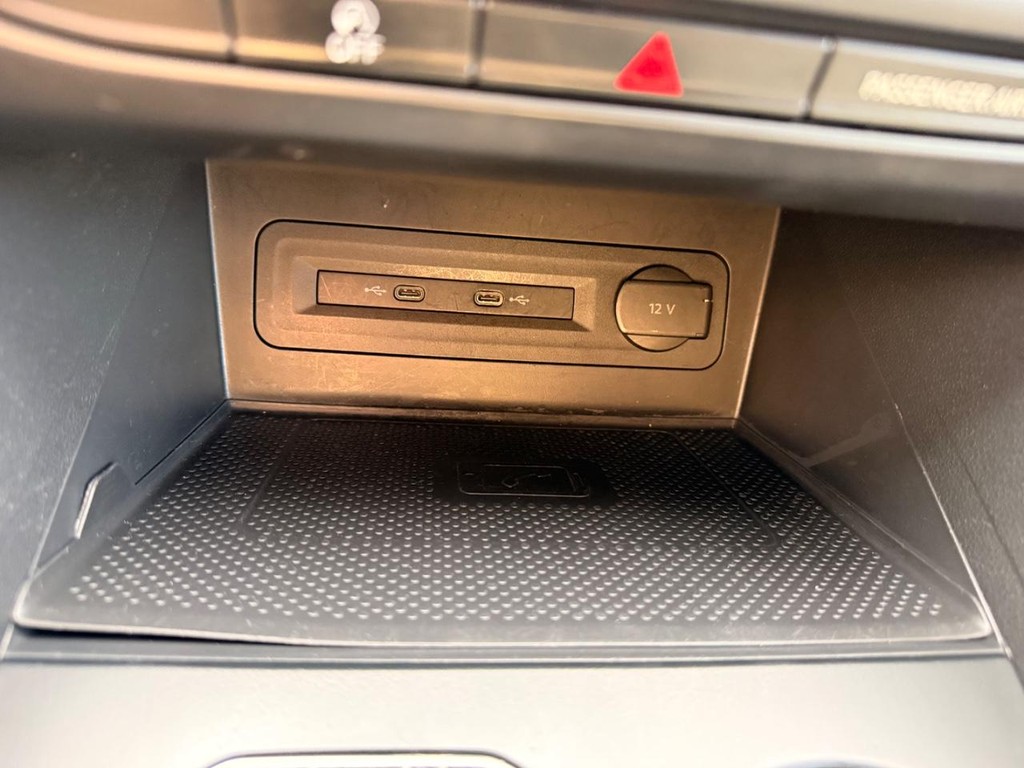 Volkswagen Atlas Vehicle Full-screen Gallery Image 06