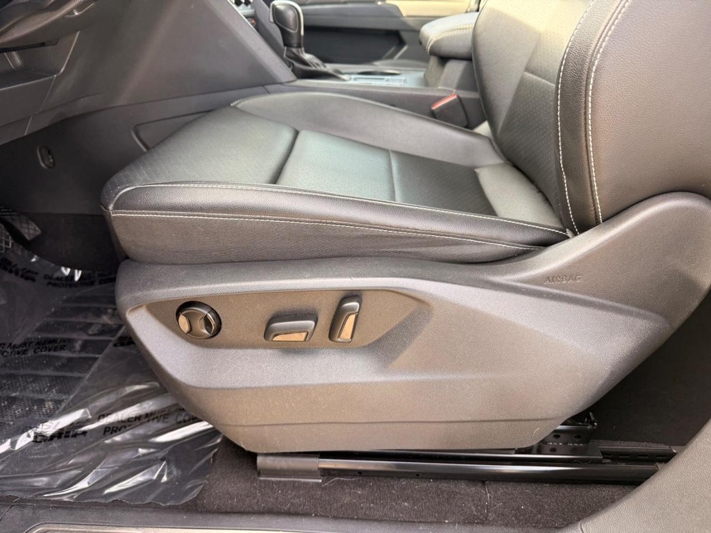 Volkswagen Atlas Vehicle Full-screen Gallery Image 13