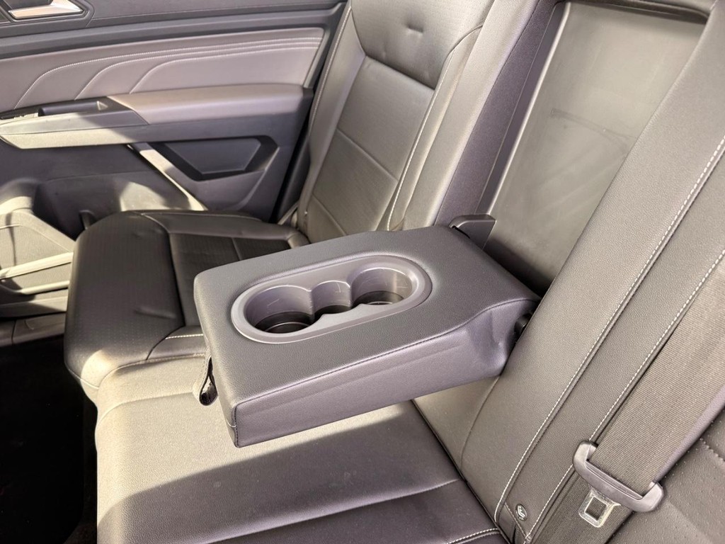 Volkswagen Atlas Vehicle Full-screen Gallery Image 19