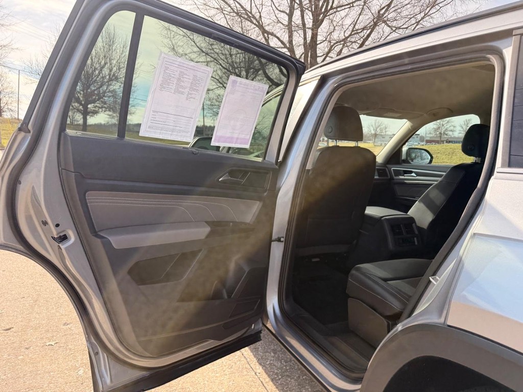 Volkswagen Atlas Vehicle Full-screen Gallery Image 23