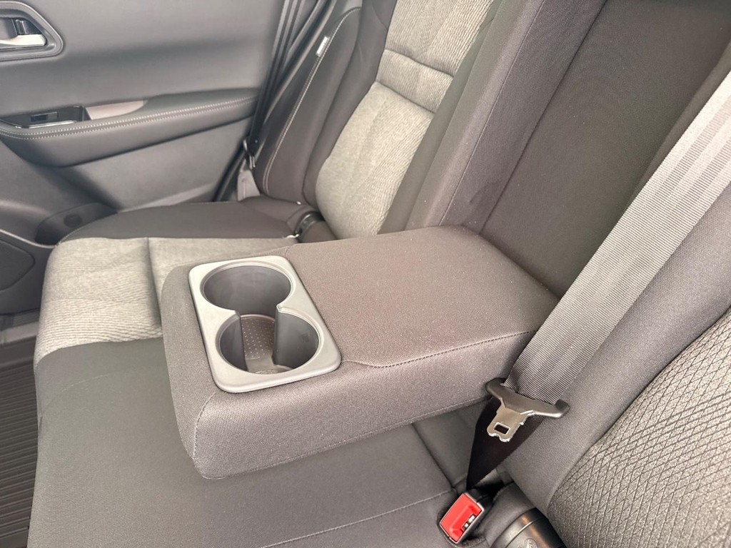 Nissan Rogue Vehicle Full-screen Gallery Image 16