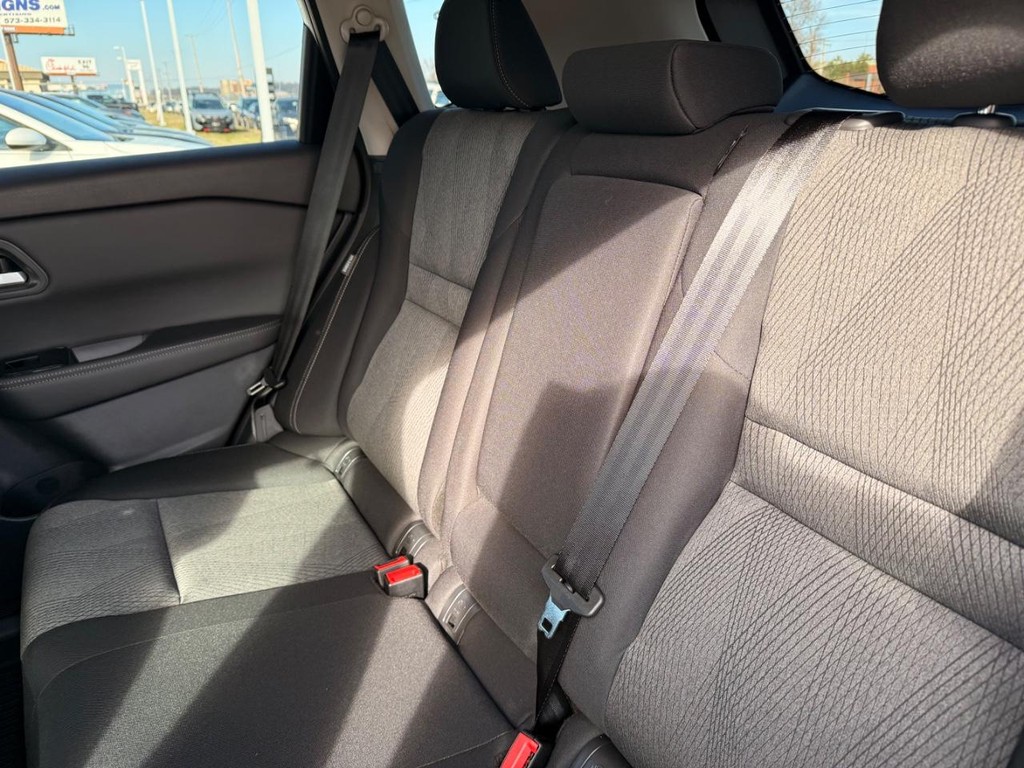 Nissan Rogue Vehicle Full-screen Gallery Image 17