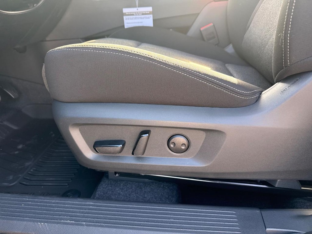 Nissan Rogue Vehicle Full-screen Gallery Image 13