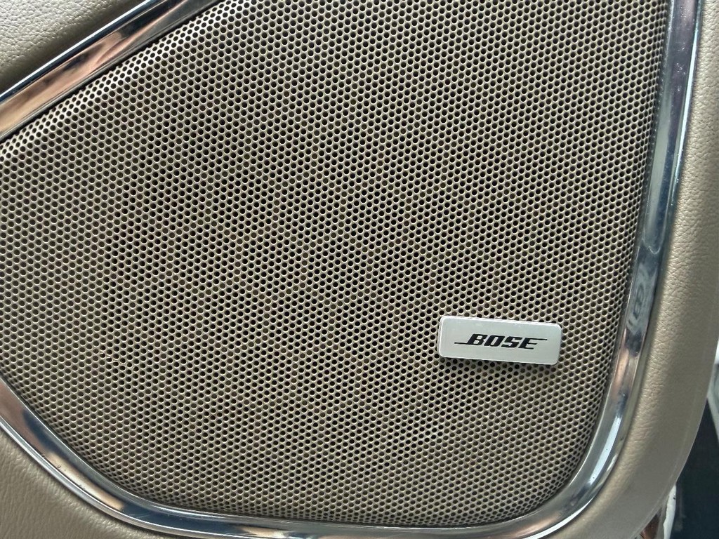 Chevrolet Tahoe Vehicle Full-screen Gallery Image 08