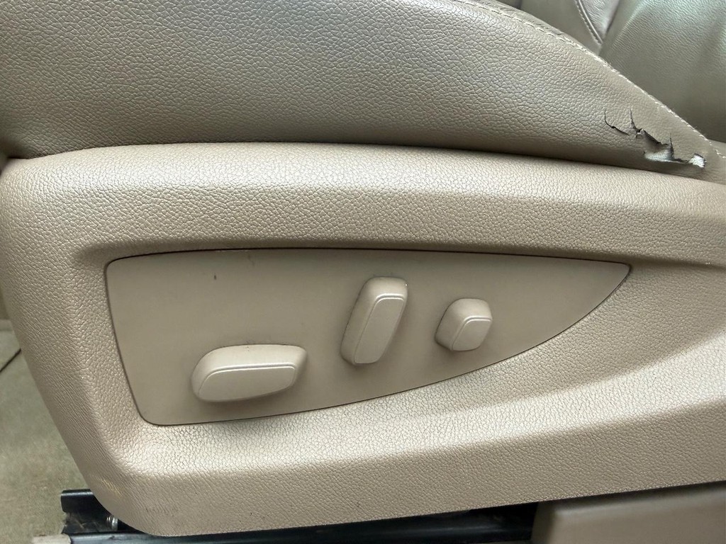 Chevrolet Tahoe Vehicle Full-screen Gallery Image 11