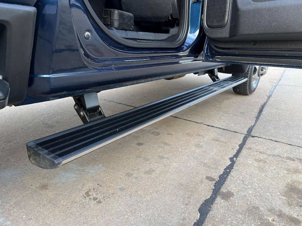 Chevrolet Silverado 3500HD Vehicle Full-screen Gallery Image 04